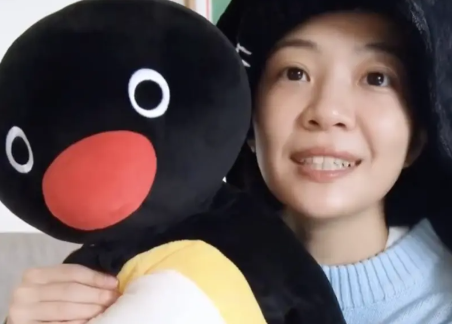 Meg分享品牌聯名企鵝Pingu商品,卻一直說討厭,遭到網友炎上。(圖/翻攝Meg IG)